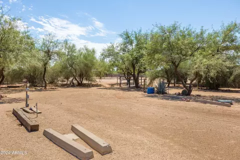 Exterior - 1525 W Maddock Rd, Phoenix, AZ 85086 photo 24 of 26