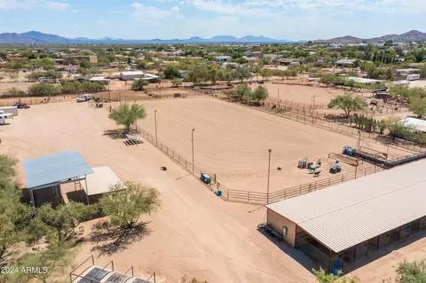 View/Area - 1525 W Maddock Rd, Phoenix, AZ 85086 photo 3 of 10