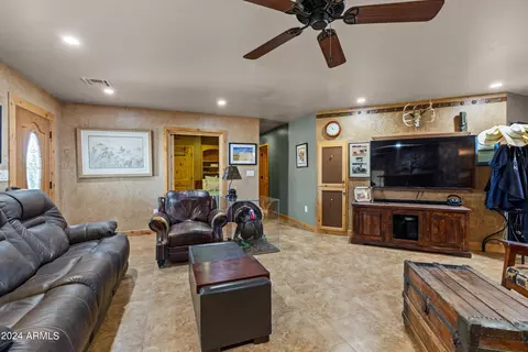 Living - 1525 W Maddock Rd, Phoenix, AZ 85086 photo 4 of 6
