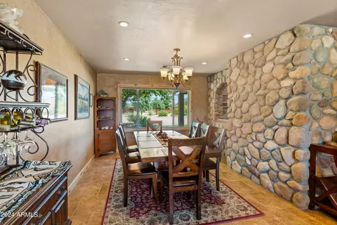 Dining - 1525 W Maddock Rd, Phoenix, AZ 85086 photo 3 of 3