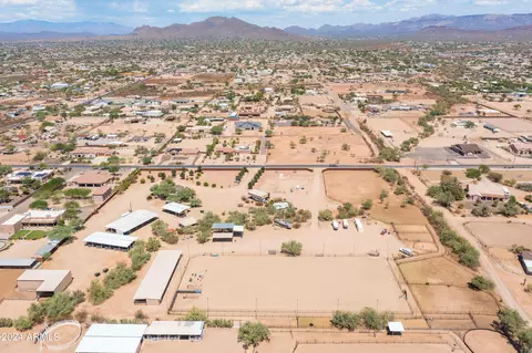 View/Area - 1525 W Maddock Rd, Phoenix, AZ 85086 photo 9 of 10