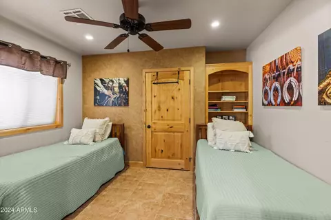 Bedroom - 1525 W Maddock Rd, Phoenix, AZ 85086 photo 3 of 3
