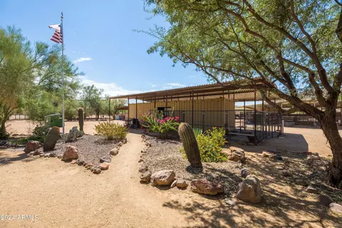 Exterior - 1525 W Maddock Rd, Phoenix, AZ 85086 photo 15 of 26