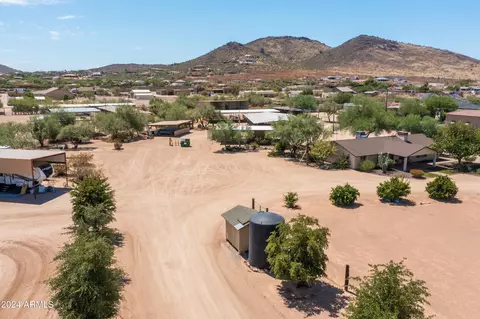 View/Area - 1525 W Maddock Rd, Phoenix, AZ 85086 photo 5 of 10