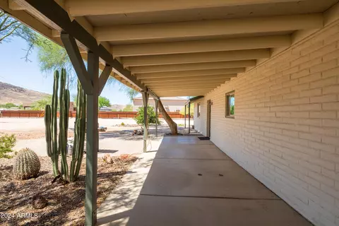 Exterior - 1525 W Maddock Rd, Phoenix, AZ 85086 photo 9 of 26