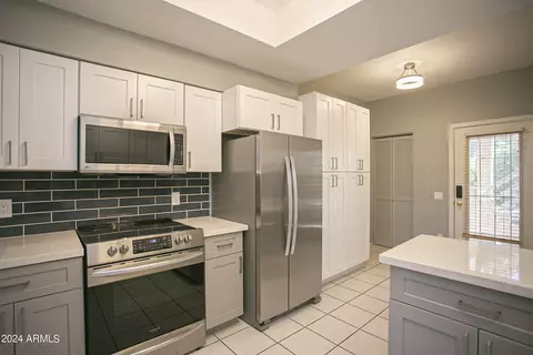 101 N 7th St #211, Phoenix, AZ 85034