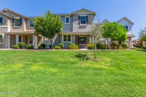 2264 S Wallrade Ln, Gilbert, AZ 85295 photo 2
