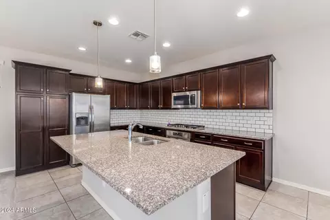2264 S Wallrade Ln, Gilbert, AZ 85295 photo 13