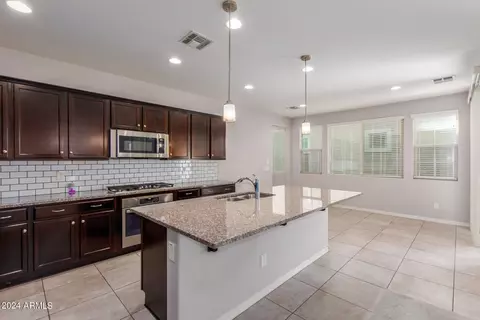 2264 S Wallrade Ln, Gilbert, AZ 85295 photo 12