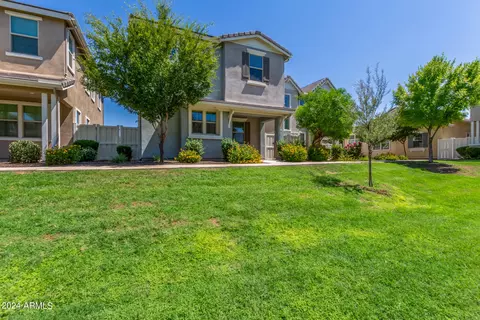 2264 S Wallrade Ln, Gilbert, AZ 85295 photo 5