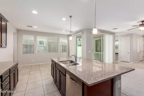 2264 S Wallrade Ln, Gilbert, AZ 85295 photo 17