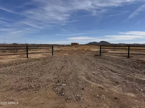 XXX1 N Centennial Circle Lot 1 -- #1, Aguila, AZ 85320