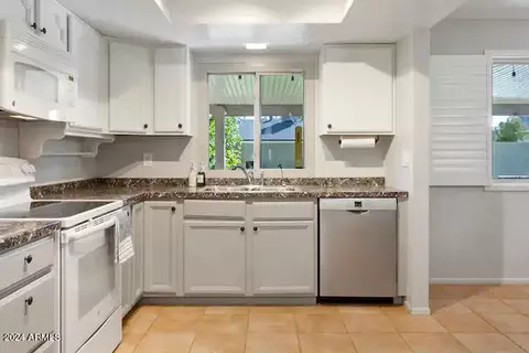 2033 E Carson Dr, Tempe, AZ 85282 photo 6