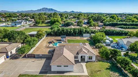View/Area - 2565 E Queen Creek Rd, Gilbert, AZ 85297 photo 8 of 9