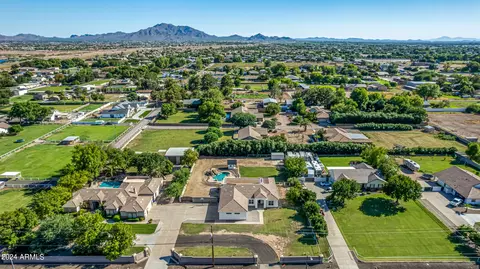View/Area - 2565 E Queen Creek Rd, Gilbert, AZ 85297 photo 3 of 9