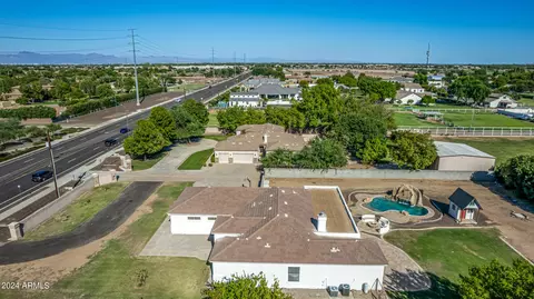 View/Area - 2565 E Queen Creek Rd, Gilbert, AZ 85297 photo 9 of 9