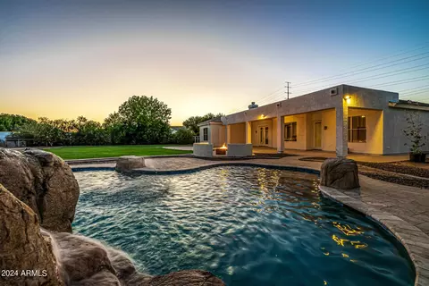 Exterior - 2565 E Queen Creek Rd, Gilbert, AZ 85297 photo 18 of 50