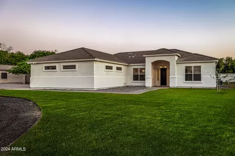 Exterior - 2565 E Queen Creek Rd, Gilbert, AZ 85297 photo 3 of 50