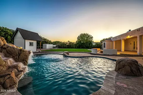 Exterior - 2565 E Queen Creek Rd, Gilbert, AZ 85297 photo 17 of 50