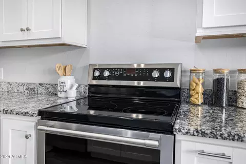 Kitchen - 2565 E Queen Creek Rd, Gilbert, AZ 85297 photo 8 of 8
