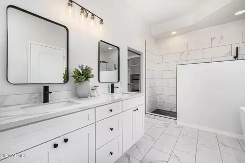 Bath - 2565 E Queen Creek Rd, Gilbert, AZ 85297 photo 1 of 4