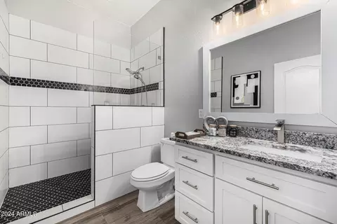 Bath - 2565 E Queen Creek Rd, Gilbert, AZ 85297 photo 4 of 4