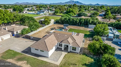 View/Area - 2565 E Queen Creek Rd, Gilbert, AZ 85297 photo 7 of 9