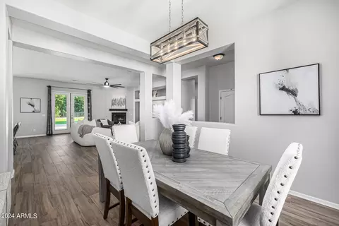 Dining - 2565 E Queen Creek Rd, Gilbert, AZ 85297 photo 4 of 7
