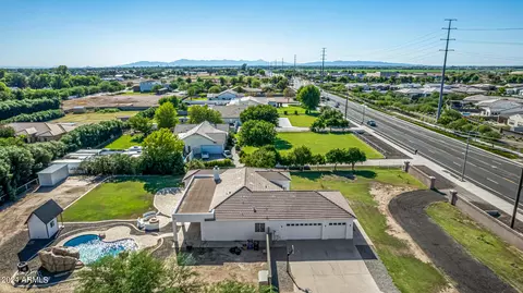 View/Area - 2565 E Queen Creek Rd, Gilbert, AZ 85297 photo 5 of 9