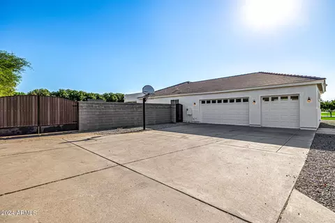 Exterior - 2565 E Queen Creek Rd, Gilbert, AZ 85297 photo 48 of 50