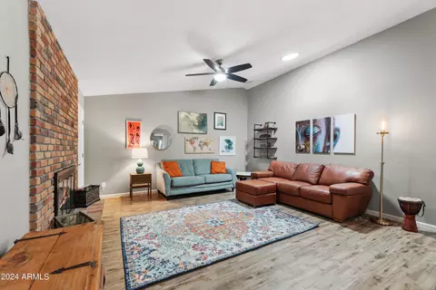 414 W Kerry Ln, Phoenix, AZ 85027 photo 4