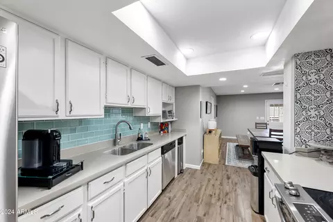 414 W Kerry Ln, Phoenix, AZ 85027 photo 8