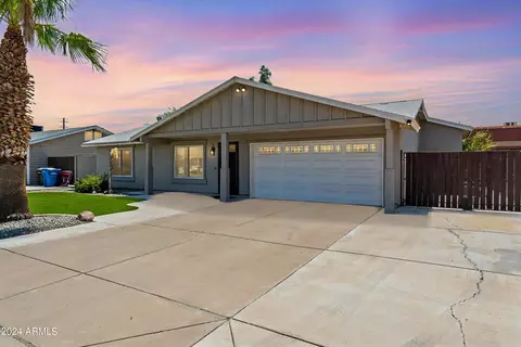 10823 W Calle Del Sol --, Phoenix, AZ 85037
