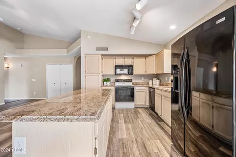 473 W Smoke Tree Rd, Gilbert, AZ 85233 photo 17