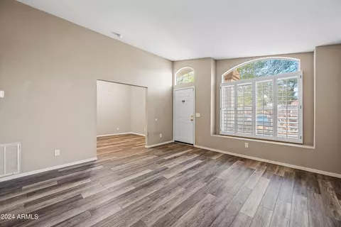 473 W Smoke Tree Rd, Gilbert, AZ 85233 photo 8