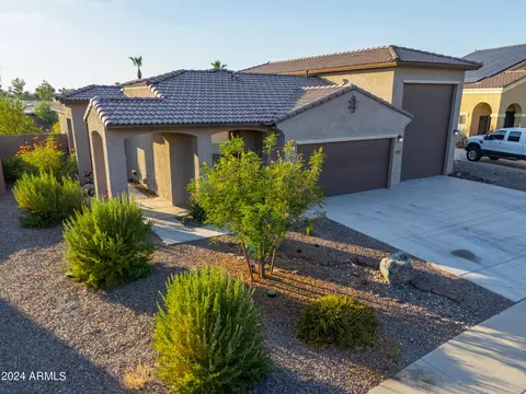 2057 N Thunderbird Ave, Casa Grande, AZ 85122