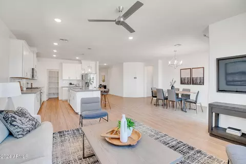 12404 W Orangewood Ave, Glendale, AZ 85307