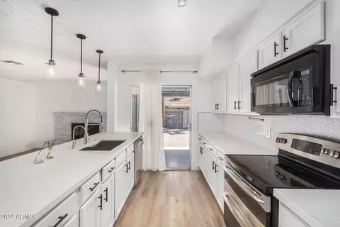 2177 E Apollo Ave, Tempe, AZ 85283 photo 6