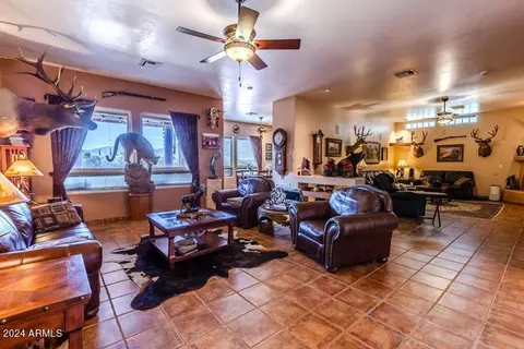 Living - 844 E Desert Dr, Globe, AZ 85501 photo 1 of 4