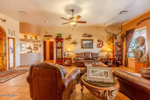 Living - 844 E Desert Dr, Globe, AZ 85501 photo 2 of 4