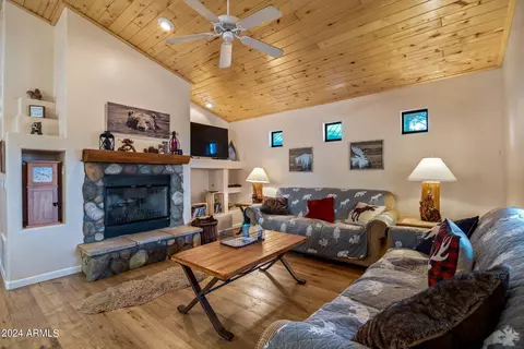 2708 High Pine Loop, Overgaard, AZ 85933 photo 7