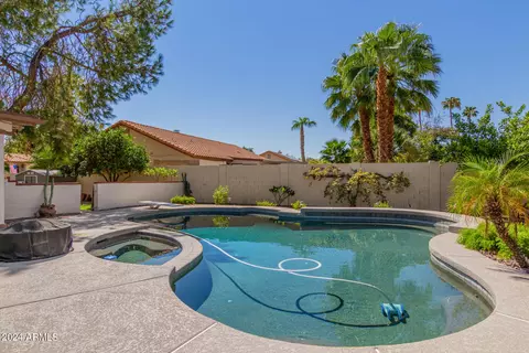 176 N Honeysuckle Ln, Gilbert, AZ 85234