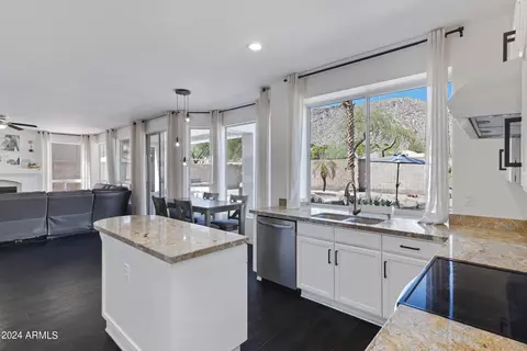 1016 E Mountain Sage Dr, Phoenix, AZ 85048 photo 13