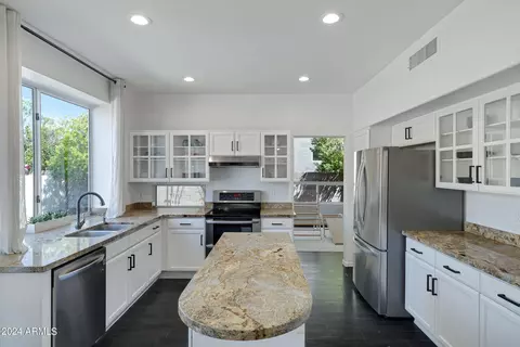 1016 E Mountain Sage Dr, Phoenix, AZ 85048 photo 10