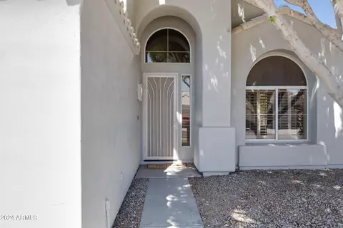 1016 E Mountain Sage Dr, Phoenix, AZ 85048 photo 3