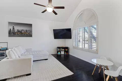 1016 E Mountain Sage Dr, Phoenix, AZ 85048 photo 6