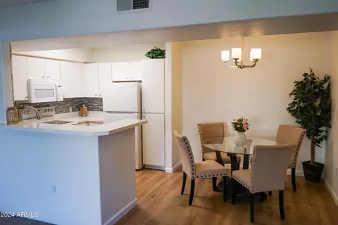 1295 N Ash St #213, Gilbert, AZ 85233