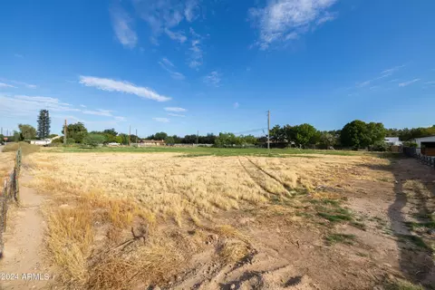 142 E __ E Appleby Rd #-, Chandler, AZ 85286 photo 3
