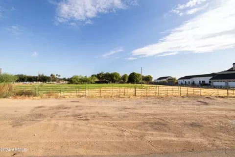 142 E __ E Appleby Rd #-, Chandler, AZ 85286 photo 4