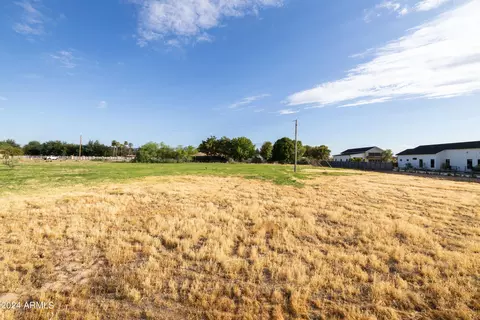 142 E __ E Appleby Rd #-, Chandler, AZ 85286 photo 2